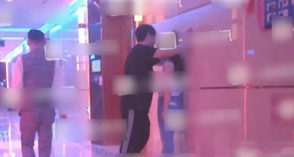 王岳伦就与女子举止亲密道歉 王岳伦道歉发布声明