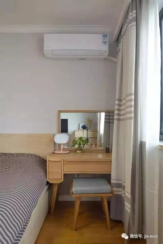 卧室梳妆台应该怎么放?这几点告诉你