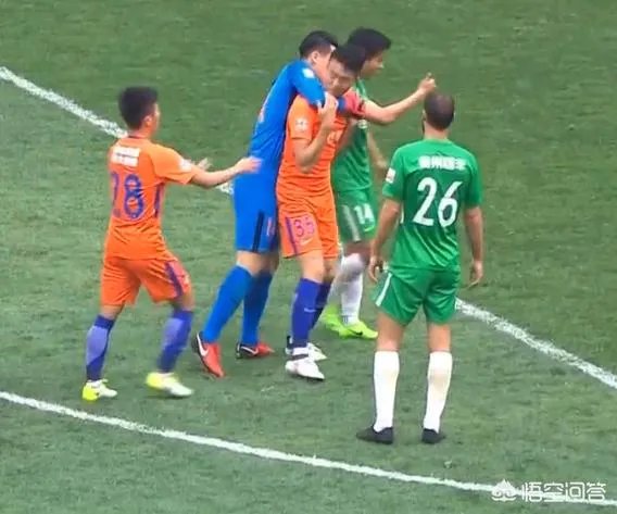 山东鲁能0:2输给贵州，戴琳在比赛中又暴怒质问裁判，大家怎么看戴琳的问题？