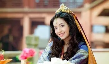 麦迪娜·买买提，麦迪娜个人资料，麦迪娜图片