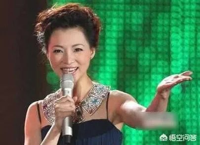 如何评价董卿的长相?