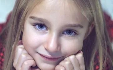 2023年十月廿六出生何姓女孩名字叫什么