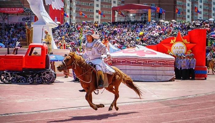 蒙古族的服饰特点 蒙古族的服饰特点有哪些