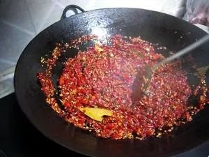 重庆火锅底料的做法是怎样的？