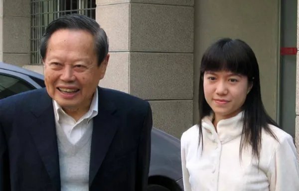 翁帆为什么要嫁给杨振宁