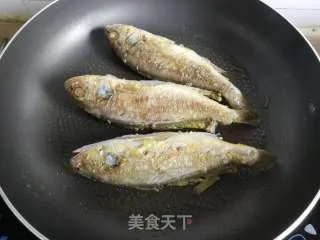 小黄鱼炖豆腐