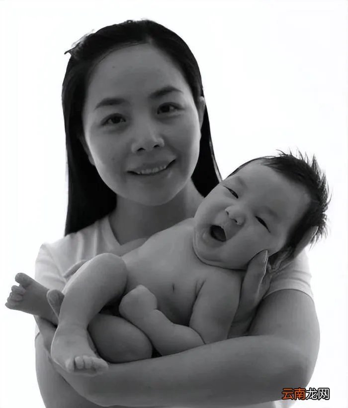 结婚生子的王二妮生活如愿了吗 王二妮的结婚照片( 三 )