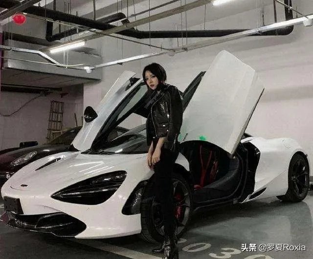 斗鱼主播丑人齐深夜复播,爆某神豪身价,每月零花钱有上千万,你有何看法?