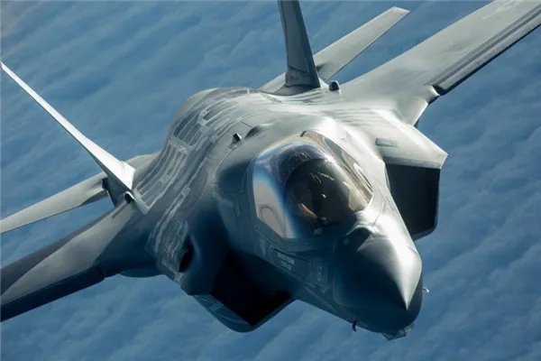 世界上最先进的战机排名:中国歼二十上榜 多个来自美国