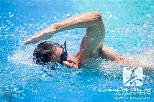 那种游泳姿势最快