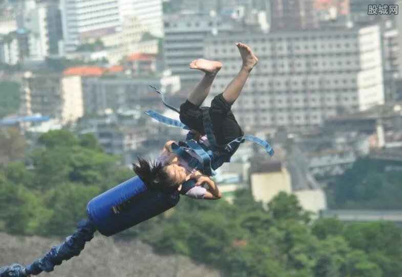 白云山蹦极多少钱 惊险刺激又便宜！