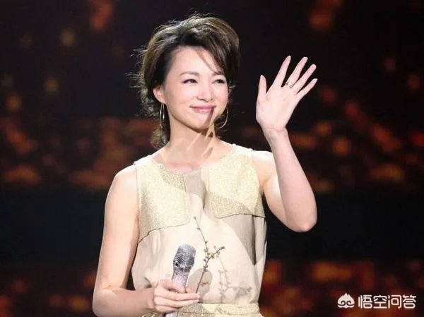 如何评价董卿的长相?