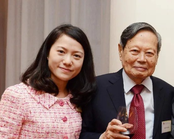 翁帆为什么要嫁给杨振宁