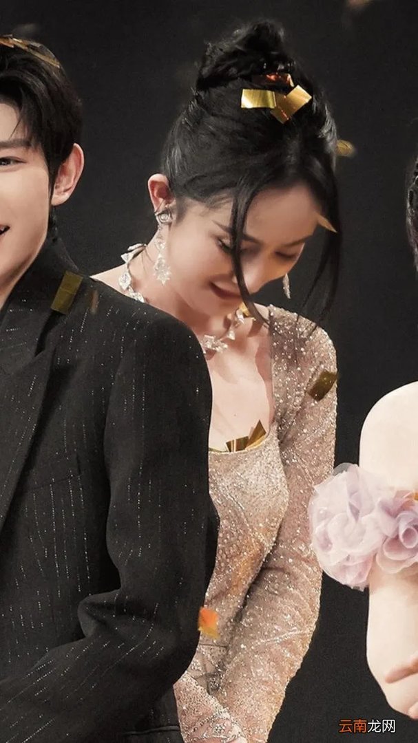 人人看到王源笑靥如花 倪羽裳发过胸照给王源