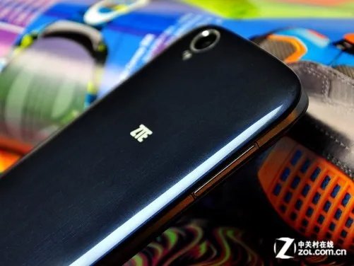 精湛拉丝质感 5英寸双通中兴N986评测