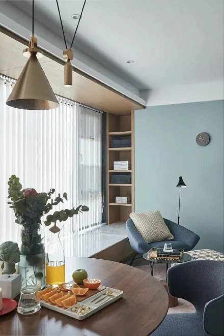 以浅色调为主,原木为依托的北欧风格设计