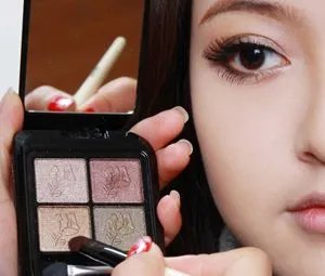 怎样变身昕薇圣诞妆容