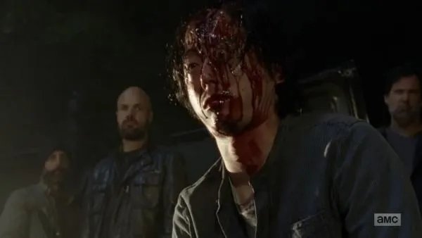 行尸走肉第七季第一集尼根杀了谁？行尸走肉第七季哪个主角死了