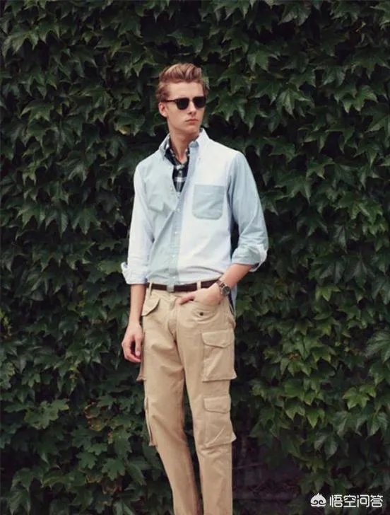 工装裤怎么搭配上衣？