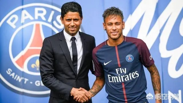 内马尔和巅峰时期的罗比尼奥谁厉害？