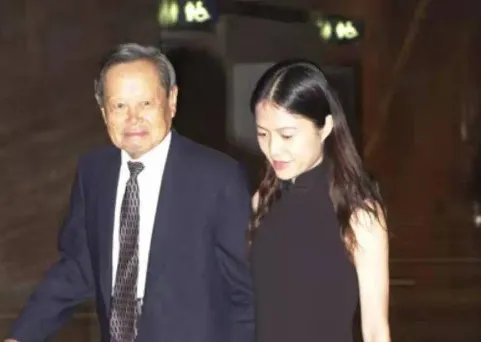 翁帆为什么要嫁给杨振宁