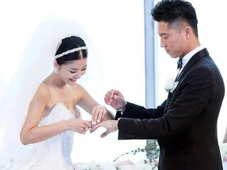 王雷李小萌婚纱照曝光 唯美浪漫结婚照