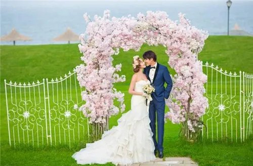 结婚那天下雨有什么说法吗 如何选择一个大吉的结婚日子