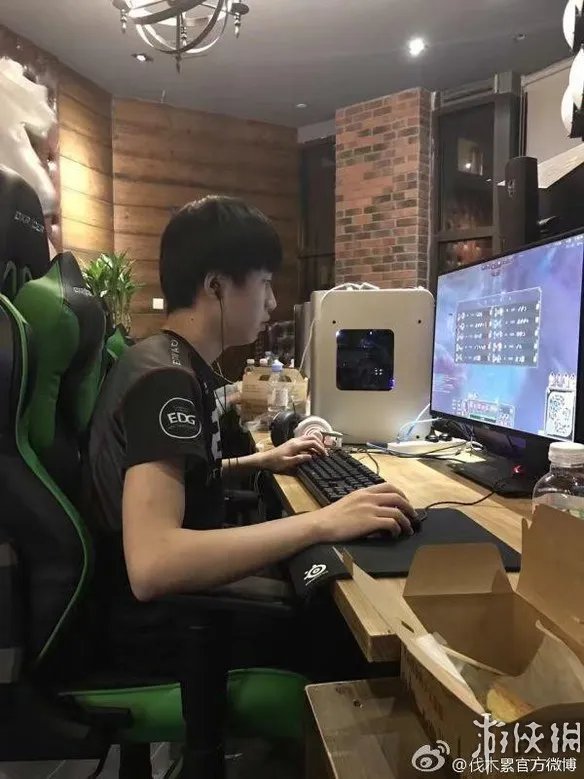 上海最牛网吧：通宵120元/晚 设“王思聪土豪包厢”