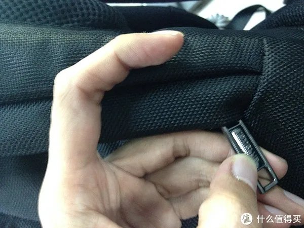 我去年买了个包，双肩的 — IBM 智慧地球 P3960 TUMI致敬款双肩包 开箱