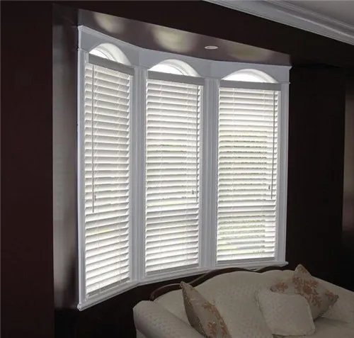 普通的百叶窗帘价格多少一平方 客厅百叶窗帘图片欣赏