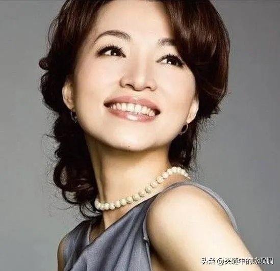 如何评价董卿的长相?