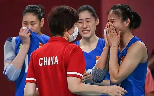 女排回国后的第一件事是什么？