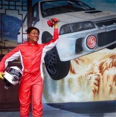 柯受良飞越黄河视频怎么回事 为什么飞越黄河？开的什么车