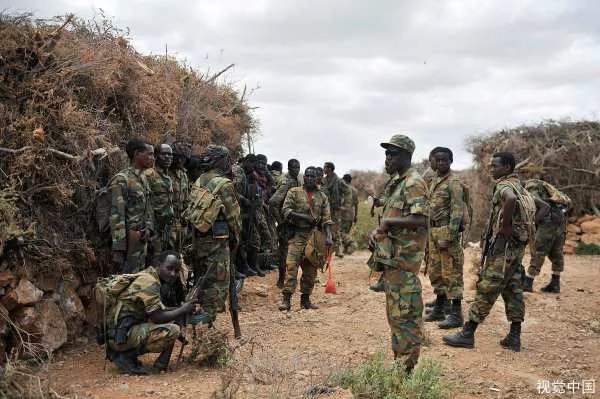 索马里青年党成员都是青年人吗?为什么要加入这种党派?