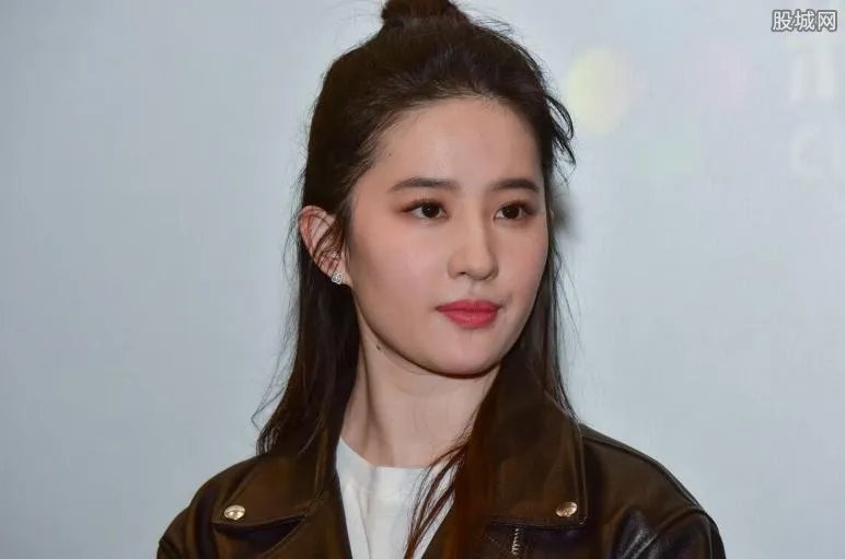 刘亦菲被潜规则是真的吗 揭秘刘亦菲成名的真正内幕