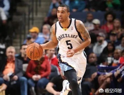 尼克斯想要交易考特尼李,火箭队能不能用安德森和选秀权交易得到他,有何依据?