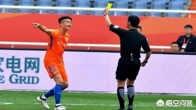 山东鲁能0:2输给贵州，戴琳在比赛中又暴怒质问裁判，大家怎么看戴琳的问题？