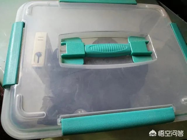 请推荐一个性价比高的防潮箱,放一台单反和两个镜头?