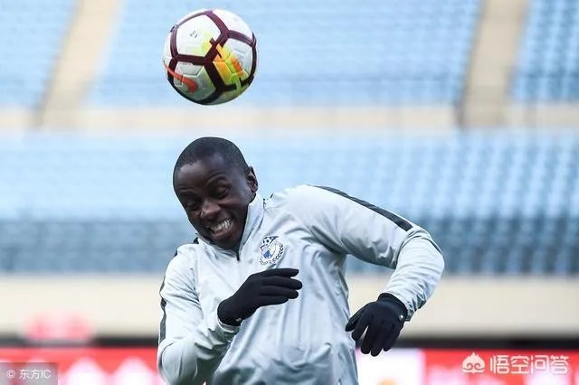 穆谢奎与里亚斯科斯谁更适合大连一方目前的单箭头打法？