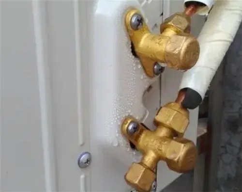 空调外机不转内机有风吹是什么原因