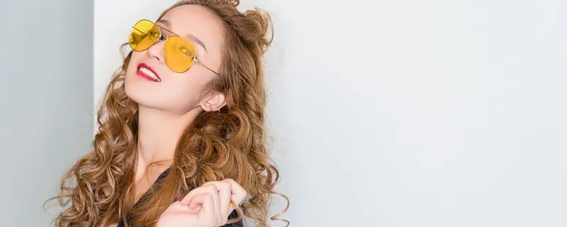 开车想要防晒选择哪种颜色的墨镜