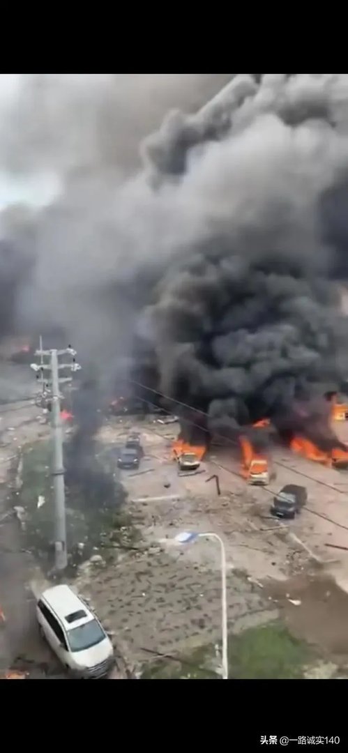 如何理解交警称温岭槽罐车爆炸系单车事故？未与任何车辆接触的情况下，槽罐车为什么会发生爆炸？