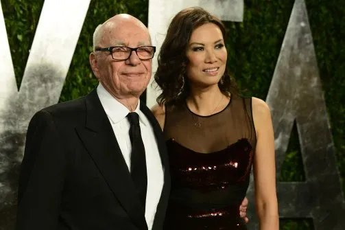 邓文迪年轻时图片 被爆到美国时曾有整容