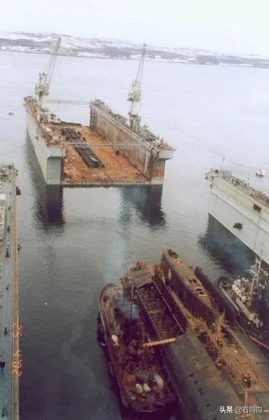 石凉档案俄罗斯库尔斯号潜艇事件