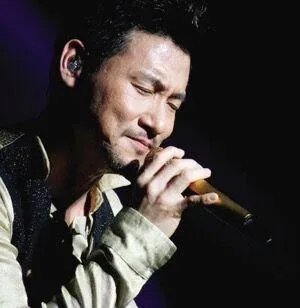 理性讨论一下，周杰伦和张学友的唱功谁更厉害？