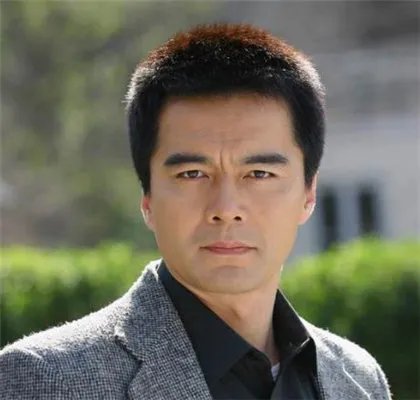 许亚军年轻照片集锦 与何晴离婚原因大公开