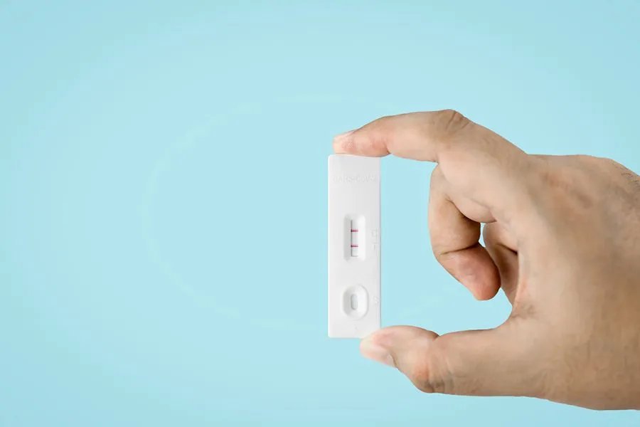 得了新冠阳性是怎么回事，怎么办