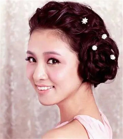 学习新娘盘头多少钱    新娘盘头造型有哪些