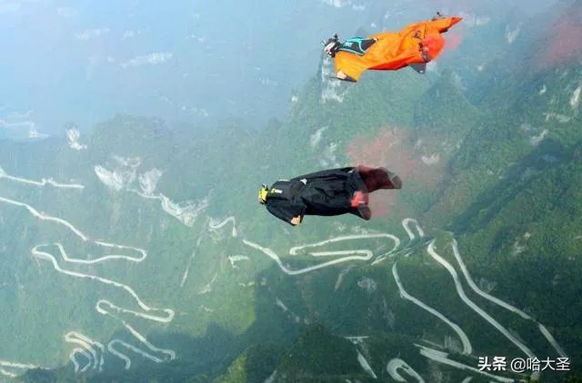 翼装飞行女大学生去世，有人表示敬佩有人说她自私，你怎么看？