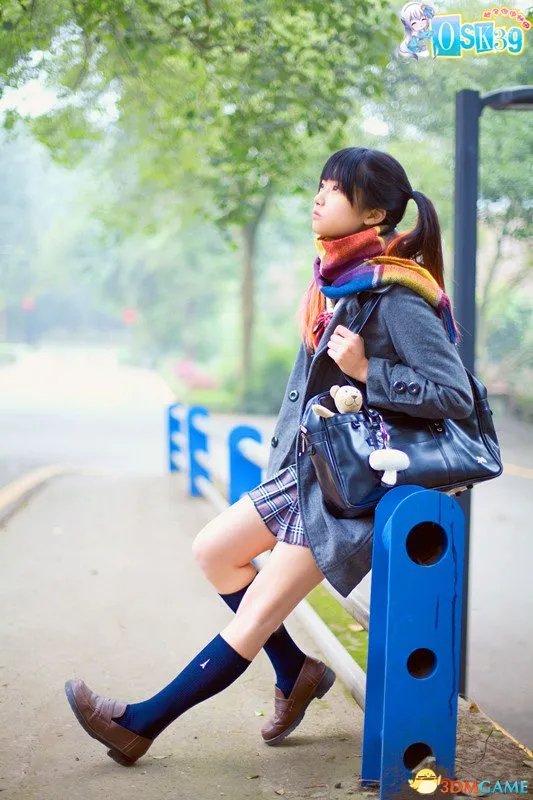 清纯MM美呆户外唯美写真 雪嫩大腿让人着迷